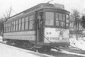 #005 gorge trolley, car 28
