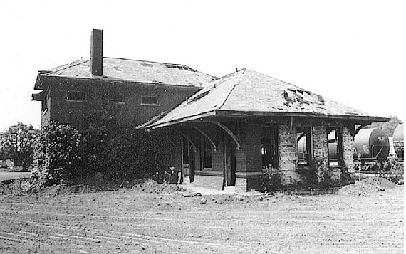 #017 railroad station, early 1982